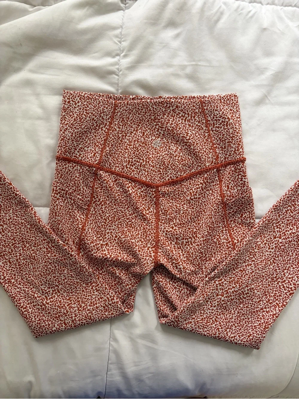 Athleta Salutation Stash || Textured Tight 7/8 Legging Size XS Orange Cheetah